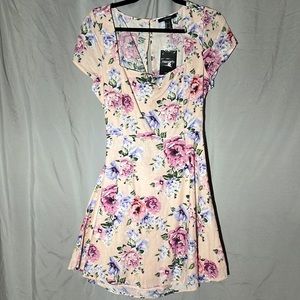 NWT Cut out back hydrangea floral spring wedding guest mini dress
